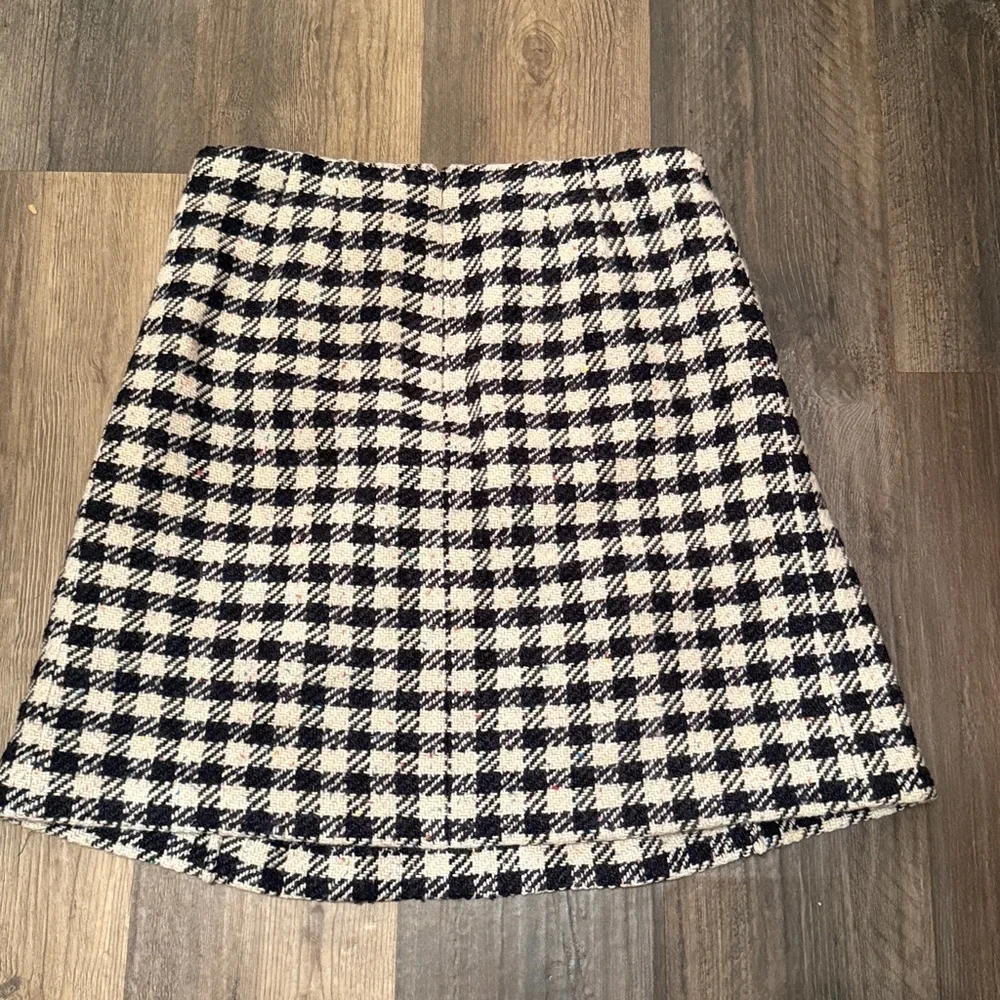 Talbots houndstooth wool blend A-Line Skirt- worn maybe 2-3times- retail 109‎